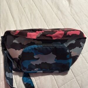 lululemon athletica Black and Blue Belt Bag Modern Design